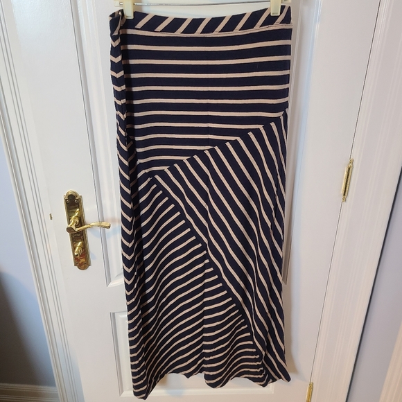 Jones New York Sport Maxi Skirt Blue and Cream Asymmetrical Stripes Size S EUC - Picture 6 of 6